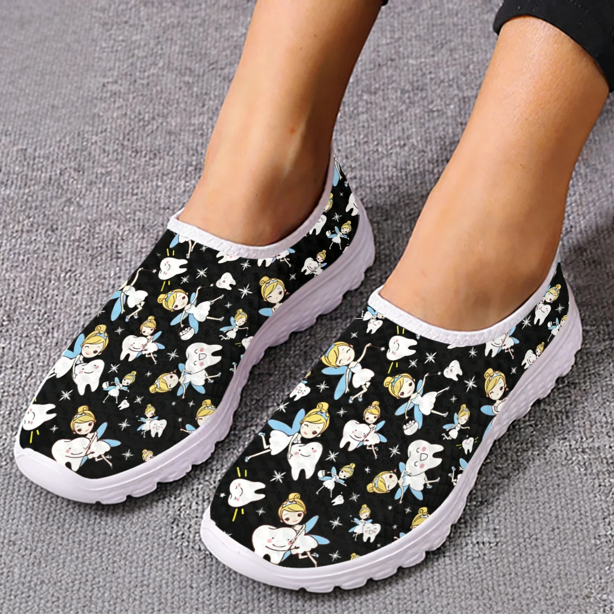 Niedliche Cartoon-Krankenschwe – Women'S Shoes Nursing Bewertung und Preis