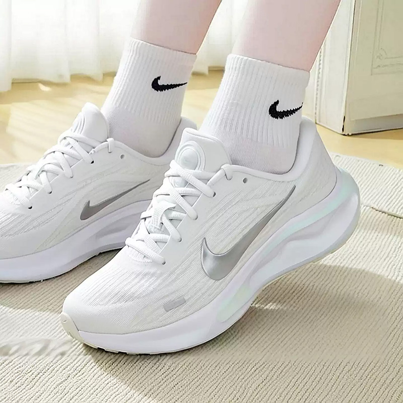 NIKE Damen New Style JOURNEY R – Women Shoes Zoom Bewertung und Preis