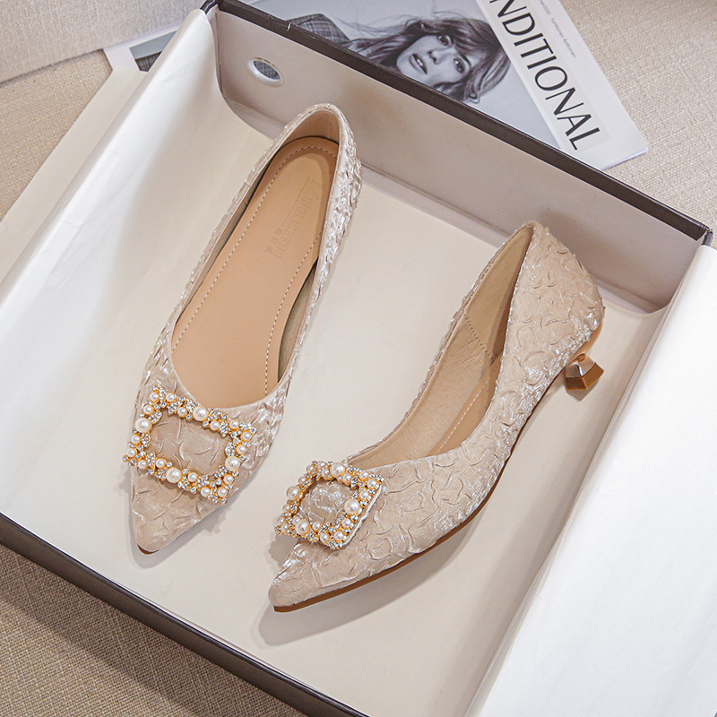 Elfenbeinfarbene, strukturiert – Women'S Shoes Kitten Heels Bewertung und Preis